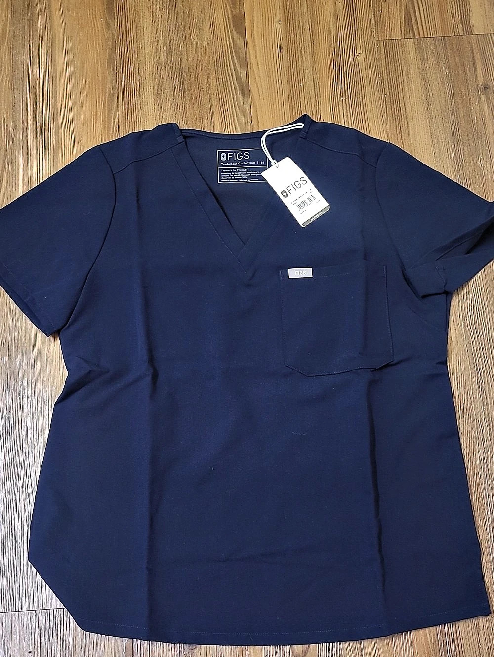 FIGS Catarina One-Pocket Top Short Sleeve Top in Blue Size Medium NWT